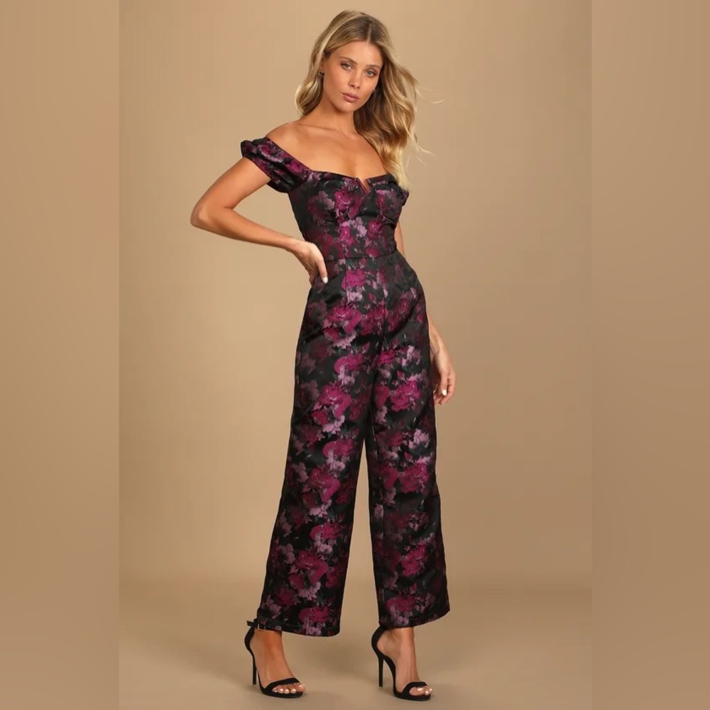 Lulu’s NWT floral jumpsuit